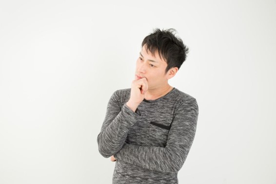 大人ニキビは思春期ニキビと違う？大人ニキビの原因や治し方解説