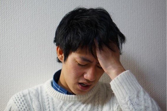 【毛髪診断士監修】頭皮のかさぶたの原因や早く治す方法は？