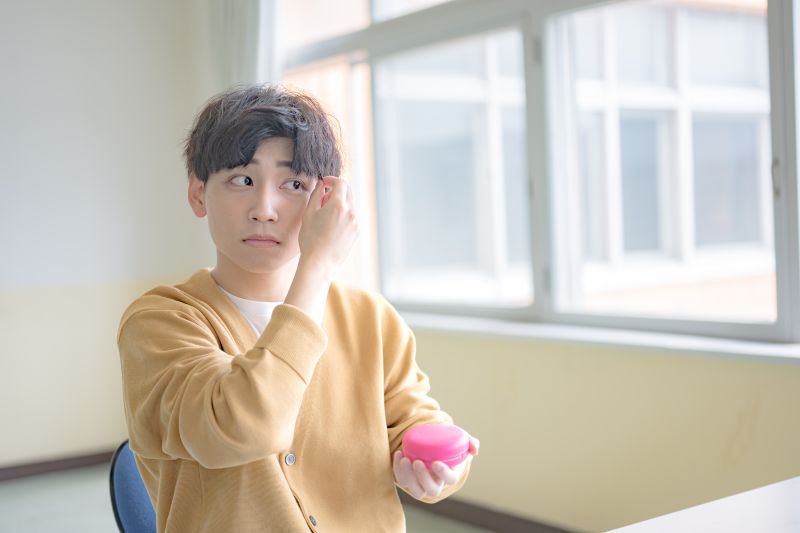 ぺったんこ前髪をどうにかしたい！前髪にボリュームをもたせる方法