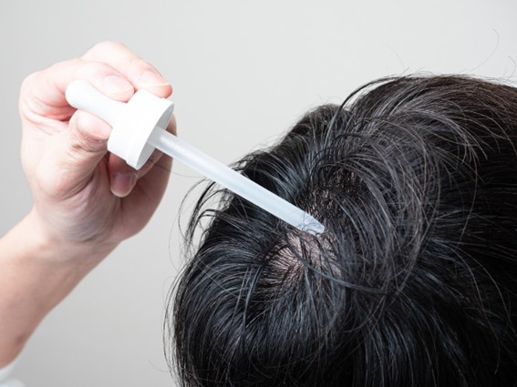 【毛髪診断士監修】育毛剤と発毛剤の違いを解説！目的ごとの選び方や副作用もわかりやすく紹介