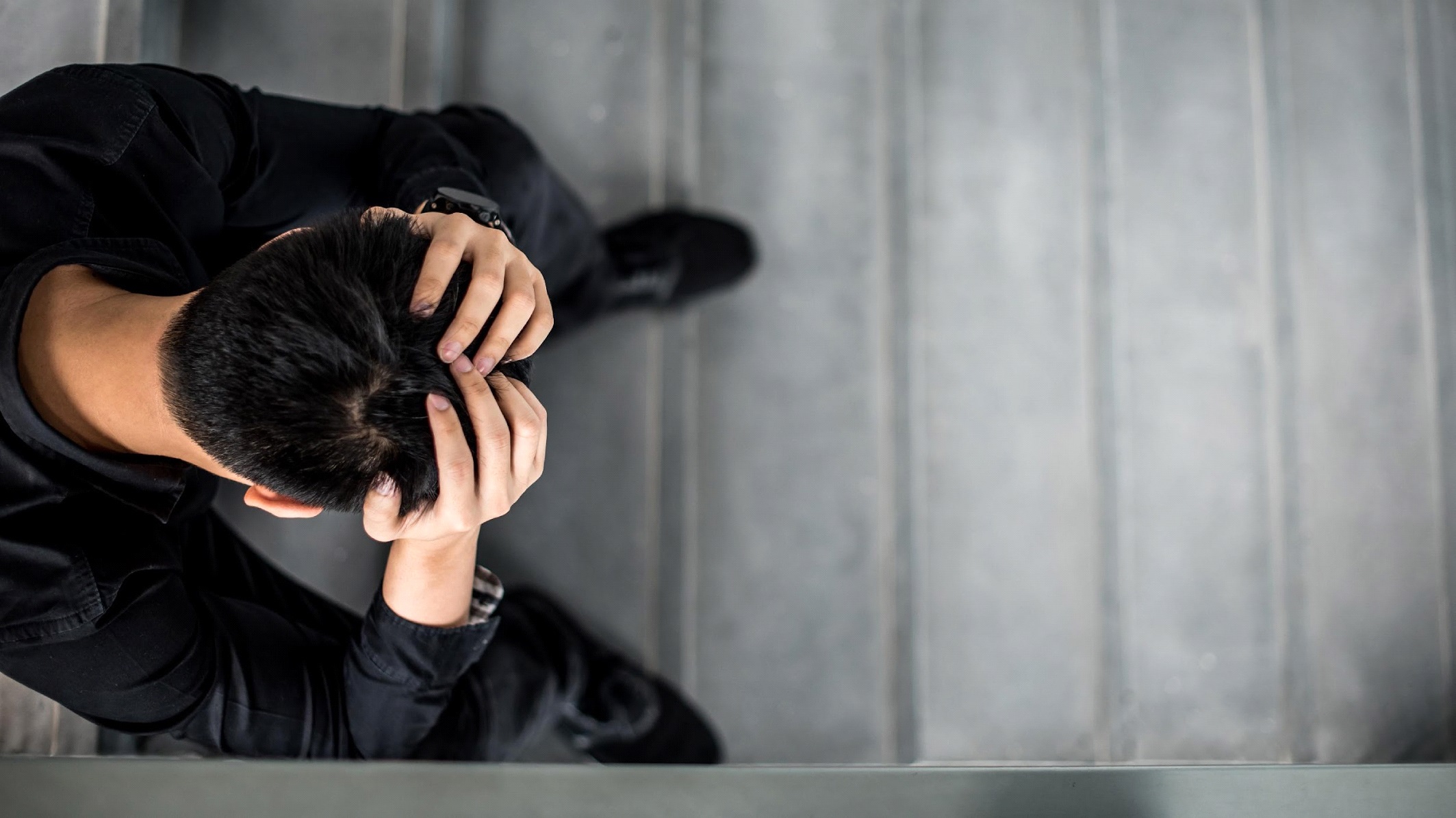 【毛髪診断士監修】頭皮のアトピーが治らない！原因や対策方法は？抜け毛が増えるって本当？