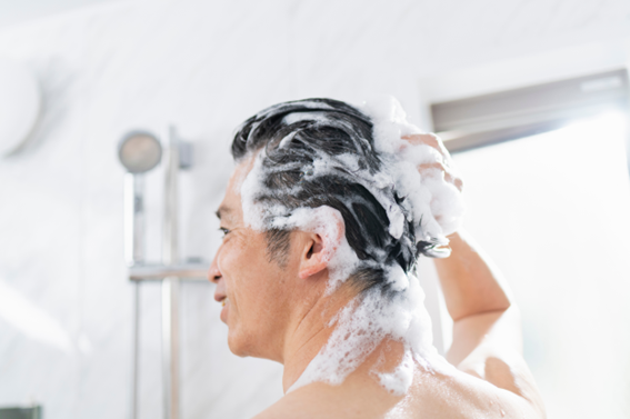【毛髪診断士監修】頭皮が乾燥する原因はシャンプー？対策にはヘアケアを見直す