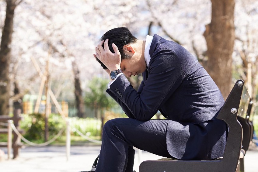 【毛髪診断士監修】頭皮のべたつきの原因と改善方法は？その場でべつたきを抑える方法も解説