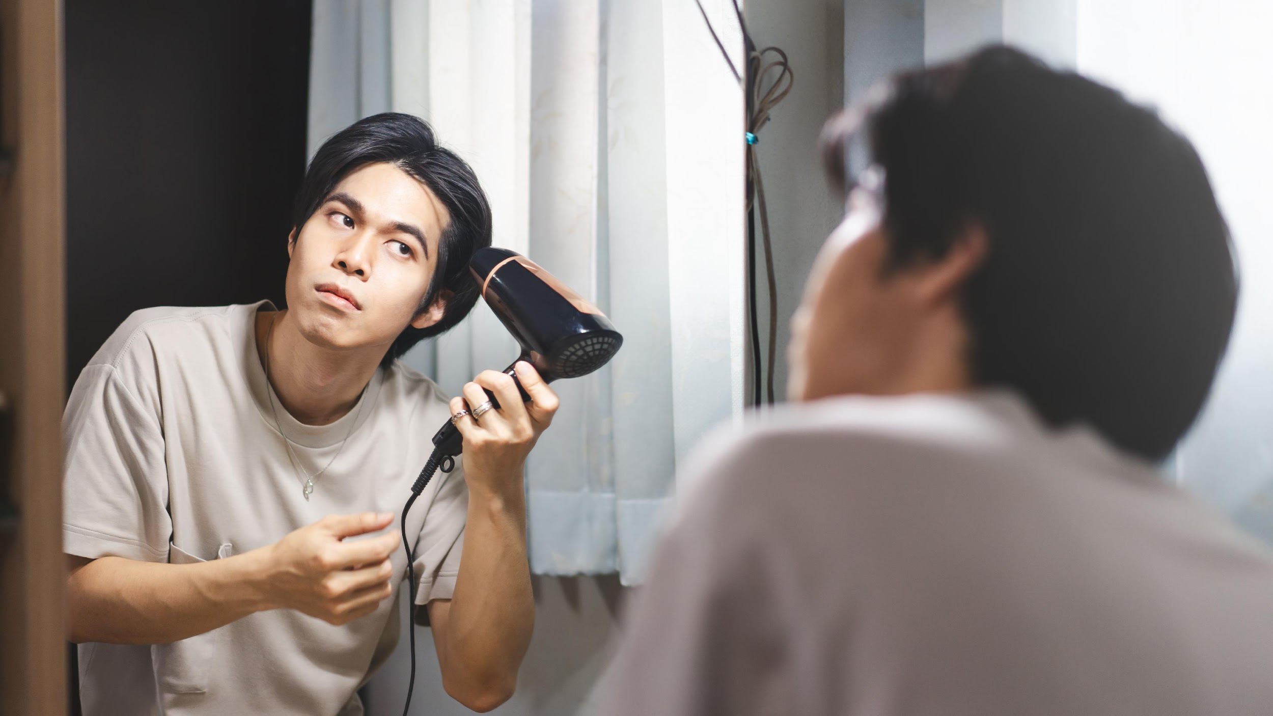 【毛髪診断士監修】頭のフケをなくす方法とは？シャンプー方法やヘアケアの見直しについて解説