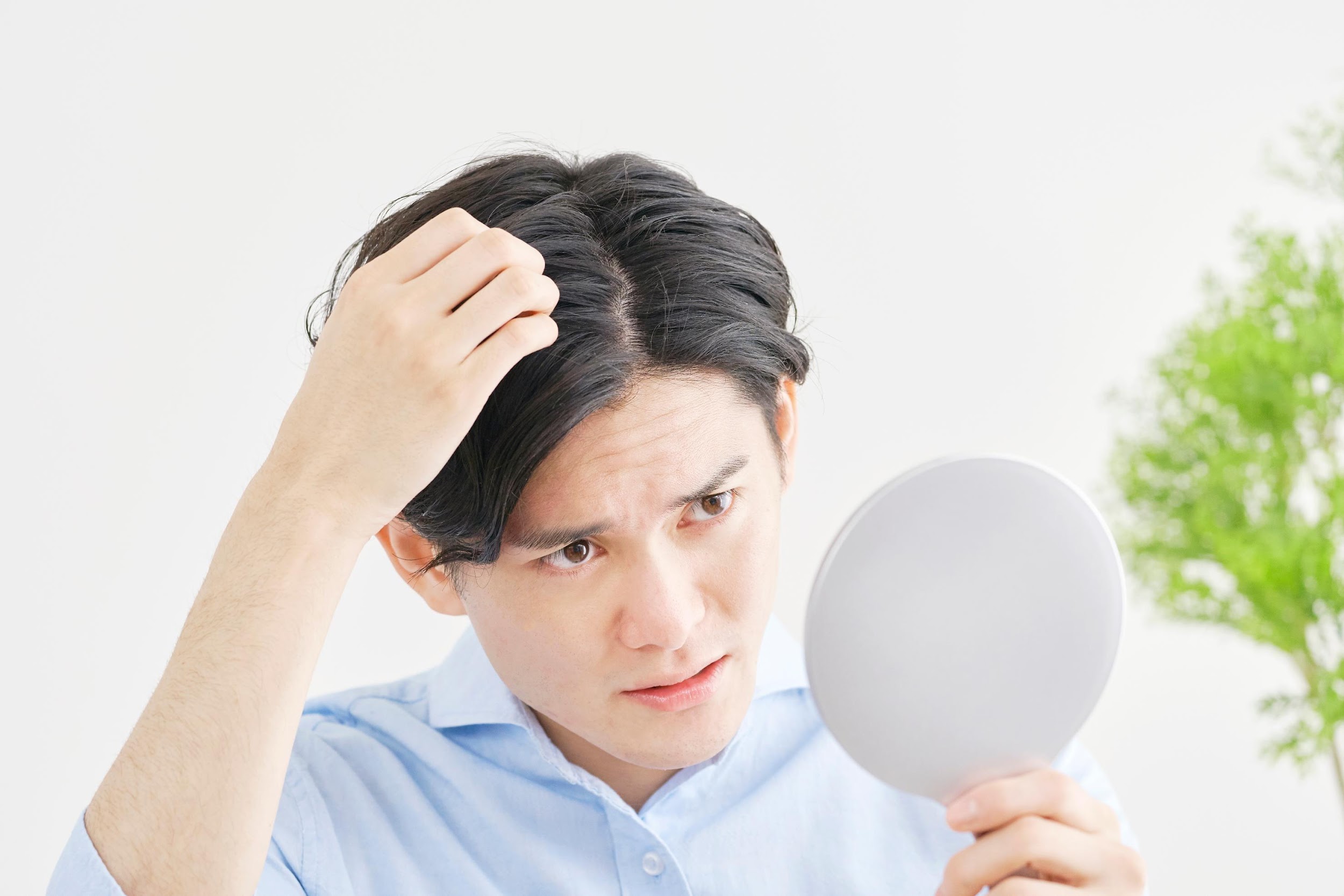 フケは頭皮からはがれ落ちた角質